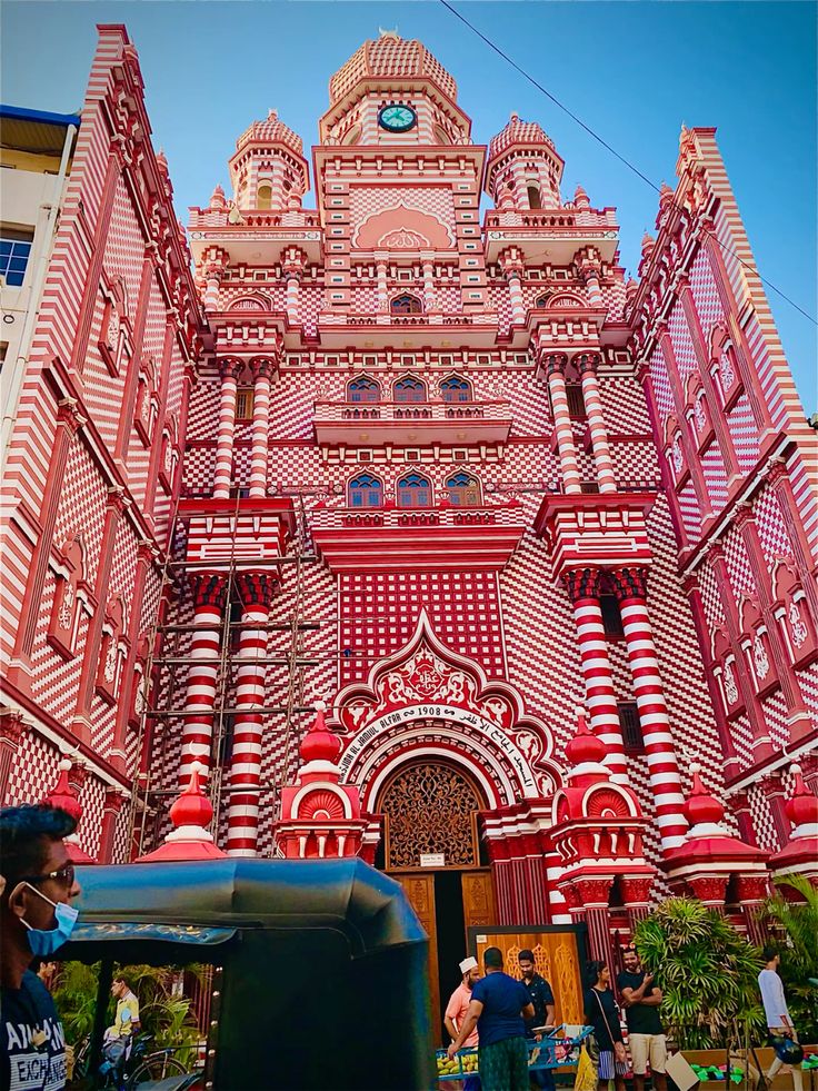 Red Mosque (Jami Ul-Alfar Mosque)  A Landmark of Colombo’s Skyline