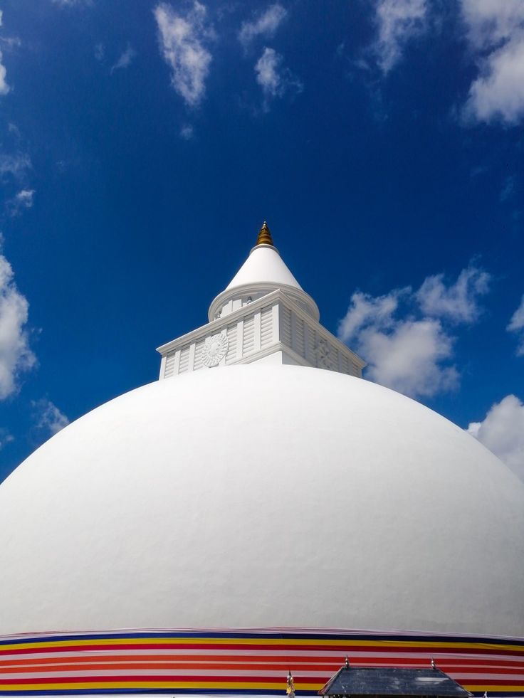 Sacred Peaks & Seaside Dreams: 9 Days Through Sri Lanka’s Soul